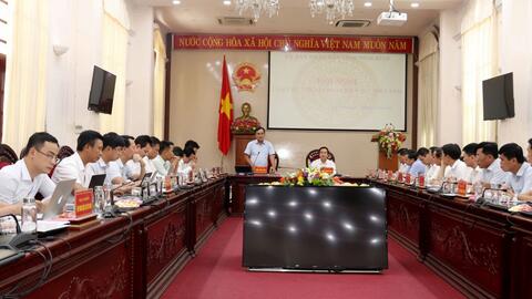 EVN và UBND tỉnh Ninh Bình họp tháo gỡ vướng mắc trong triển khai các dự án điện