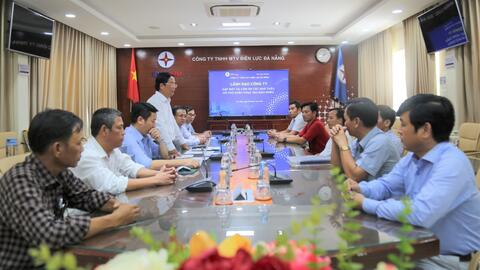 PC Đà Nẵng gặp mặt và tặng quà động viên các đơn vị tích cực hỗ trợ khắc phục lưới điện sau bão số 4