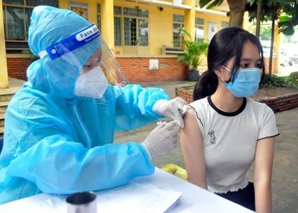 VGP News :. | Hơn 400.000 học sinh tại 3 tỉnh thành đã được tiêm vaccine  phòng COVID-19 | BÁO ĐIỆN TỬ CHÍNH PHỦ NƯỚC CHXHCN VIỆT NAM