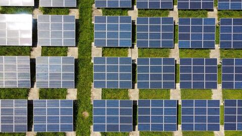 Năng lượng mặt trời và lưu trữ pin chiếm 60% công suất phát điện của Mỹ