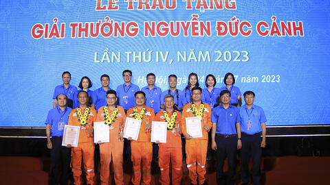 5 gương mặt tiêu biểu của EVN được trao tặng Giải thưởng Nguyễn Đức Cảnh lần thứ IV năm 2023