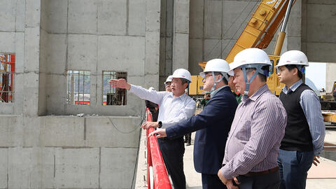 Lãnh đạo EVN kiểm tra, đốc thúc tiến độ dự án Nhà máy Thủy điện Hòa Bình mở rộng