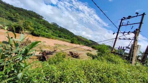 Mưa lớn, lũ quét gây ảnh hưởng cung cấp điện một số khu vực tại Lạng Sơn và Bắc Giang