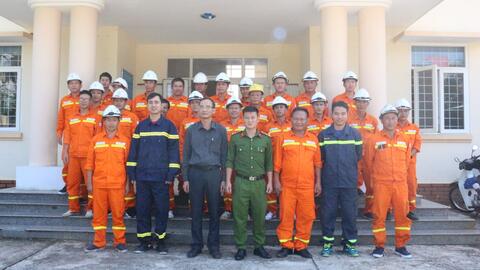 Truyền tải điện Kon Tum tập huấn công tác phòng cháy, chữa cháy và cứu nạn,cứu hộ năm 2022