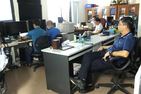 Tổng giám đốc EVNNPT Phạm Lê Phú kiểm tra, chỉ đạo khắc phục hậu quả bão số 4 (NORU)