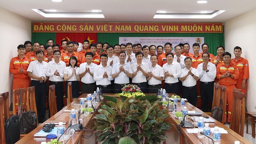 EVNNPT tọa đàm với người lao động nhân dịp Tháng Công nhân và Tháng hành động an toàn vệ sinh lao động