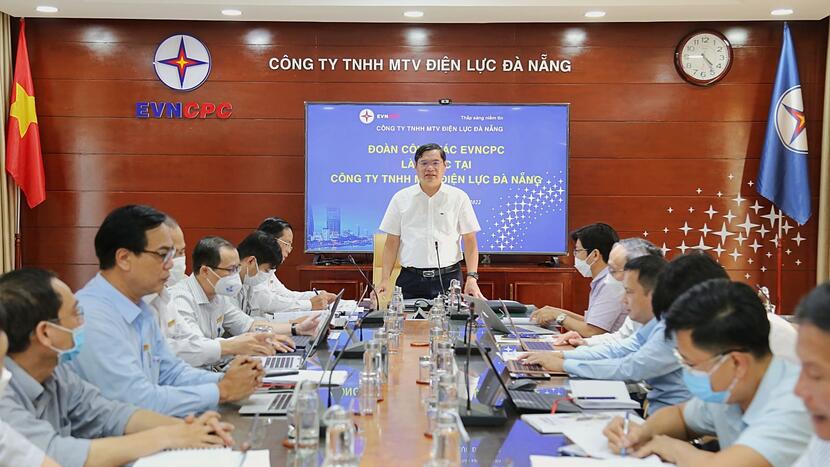 Đoàn công tác EVNCPC làm việc tại PC Đà Nẵng