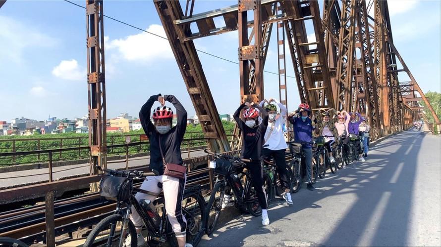Tua du lịch xe đạp quanh Hà Nội đang được doanh nghiệp đề xuất triển khai