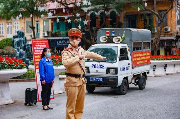 Hà Nội: Chi tiết toàn bộ 8 quận nguy cơ cao dừng bán hàng ăn uống tại chỗ và siết chặt hoạt động phòng chống dịch-4