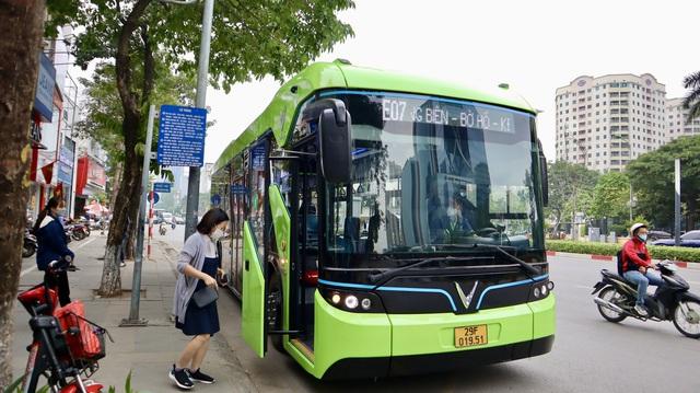 Từ 2025, 100% xe buýt thay thế, đầu tư mới sử dụng điện, năng lượng xanh - Ảnh 1.
