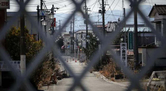 Toàn bộ cư dân tại Okuma, một thị trấn ở tỉnh Fukushima, buộc phải sơ tán sau thảm họa hạt nhân năm 2011. Các khu vực của thị trấn vẫn bị đóng cửa do mức độ phóng xạ cao - Ảnh: Nikkei Asia