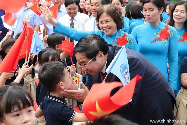 Chùm ảnh: Thủ tướng Phạm Minh Chính dự Lễ Khai giảng năm học mới - Ảnh 3.