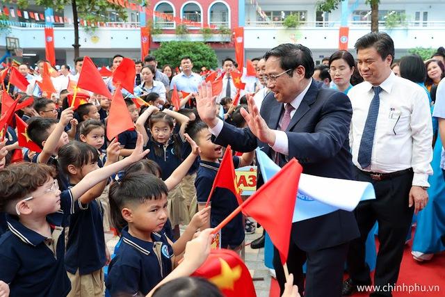 Chùm ảnh: Thủ tướng Phạm Minh Chính dự Lễ Khai giảng năm học mới - Ảnh 6.